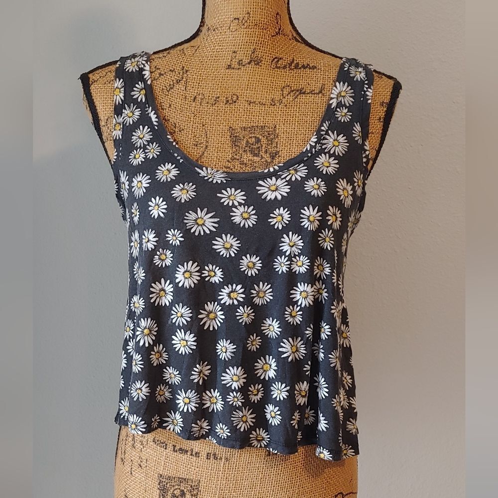 Eyelash Couture Tank Top w Daisy Print Sz M
